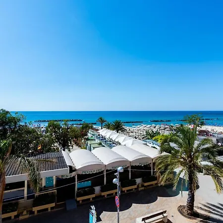 Beach Front - Sulla Spiaggia 公寓 *